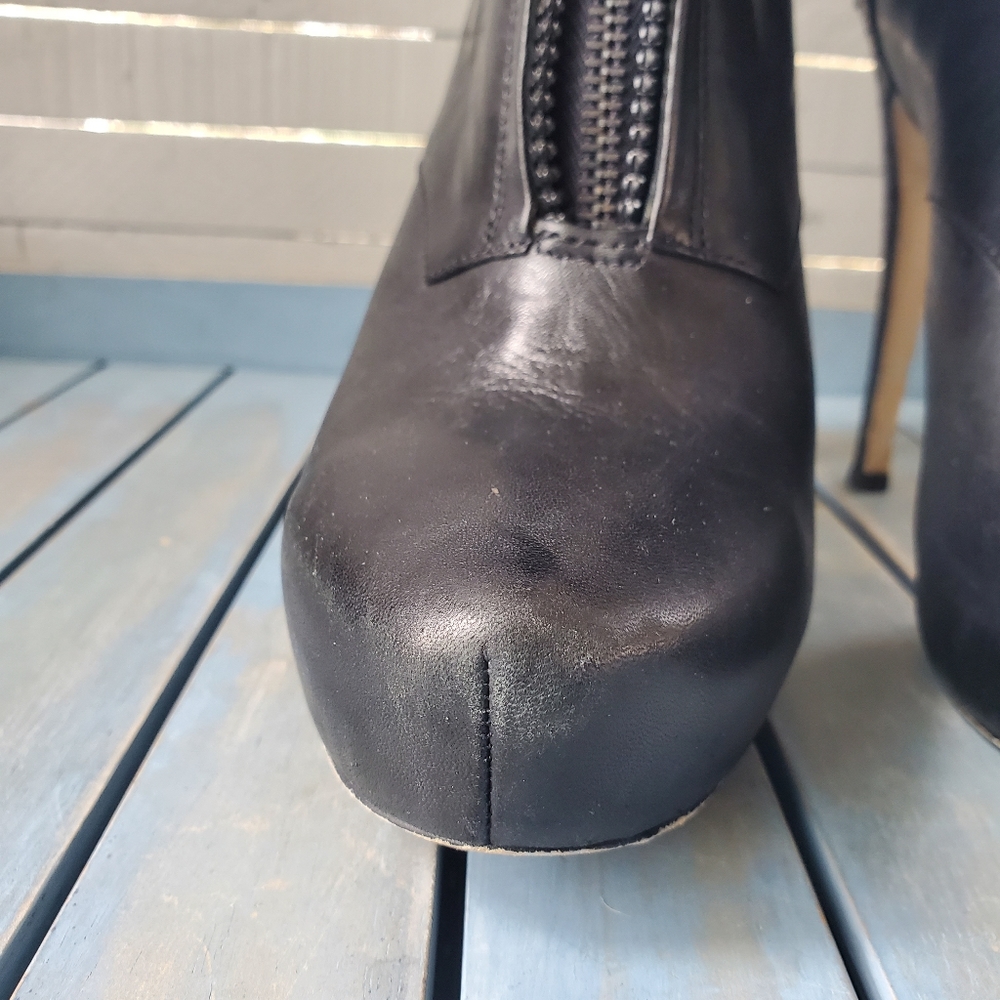 BCBG MAXAZRIA Perro Leather Bootie Heels Black Size 10 - Picture 12 of 16